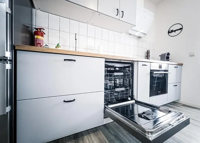 ⋙ Stilvolle Wohnung Mit 2 Schlafzimmern & Balkon ⋘