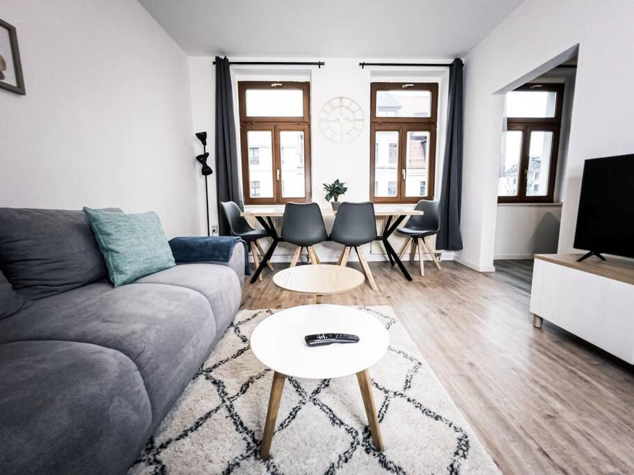 ⋙ Stilvolle Mit 2 Schlafzimmern & Balkon ⋘