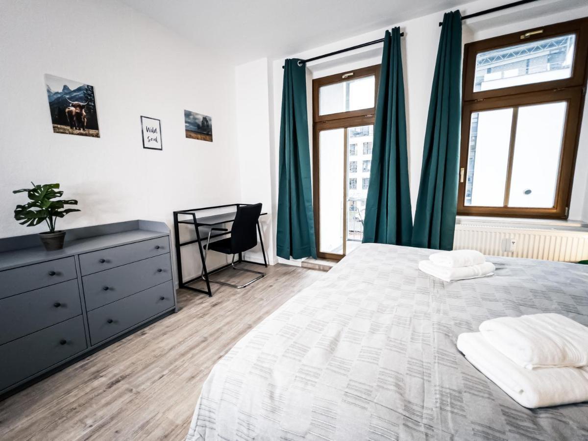 Apartment ⋙ Stilvolle Mit 2 Schlafzimmern & Balkon ⋘ *
